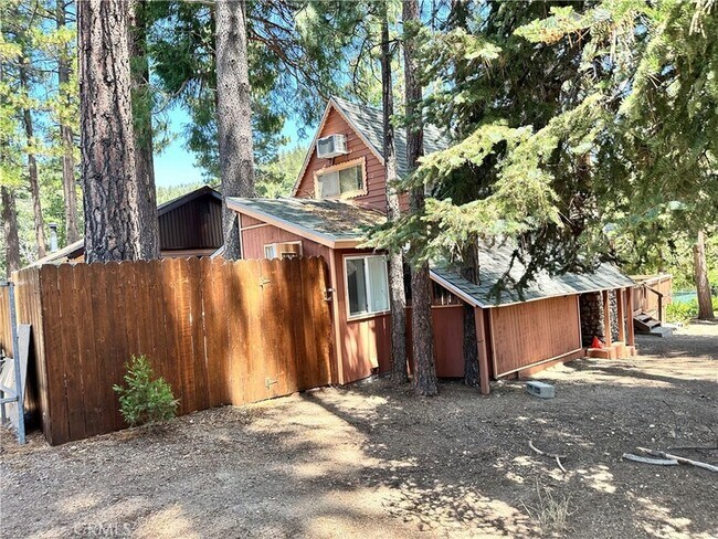 Building Photo - 2242 Deep Creek Dr