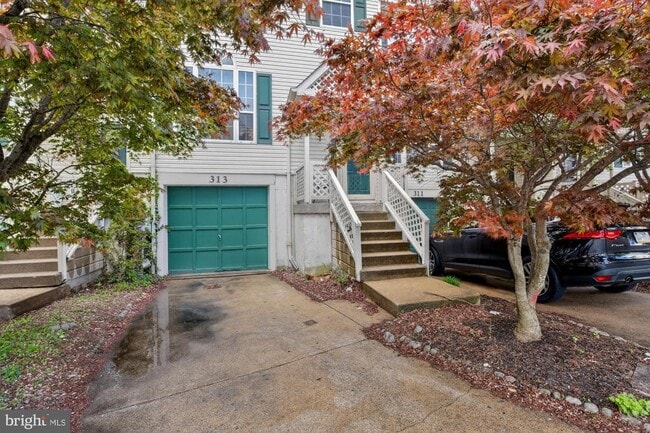 Building Photo - 313 Sage Ln