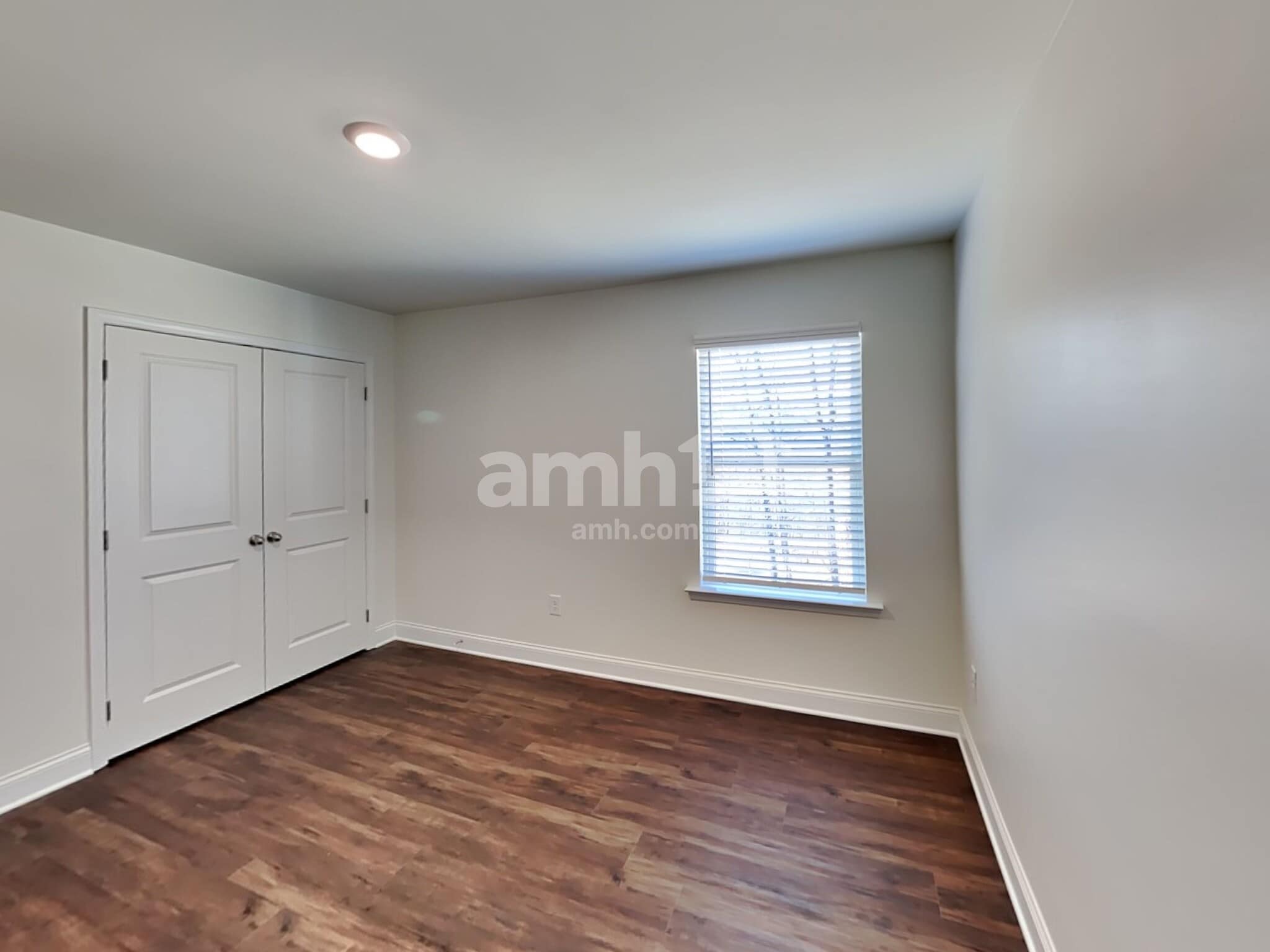 Building Photo - 5963 Sycamore Pl St