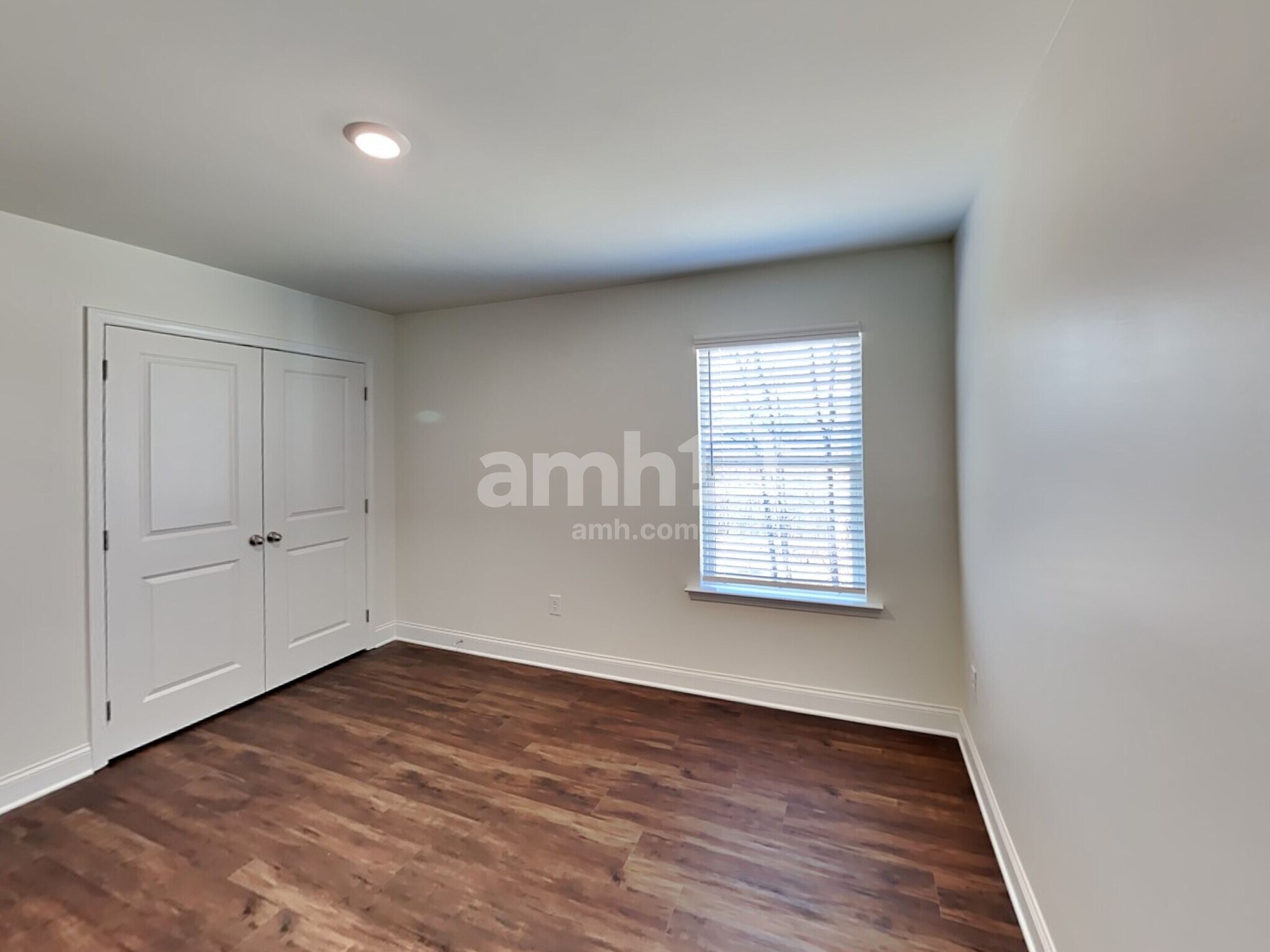 Building Photo - 5974 Pinewood Ests Dr