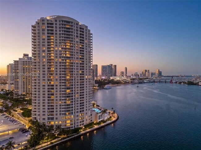 Building Photo - 808 Brickell Key Dr