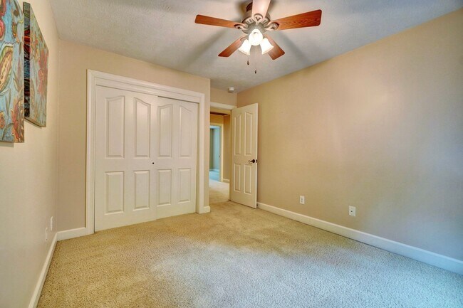 Building Photo - 1700 Jermyn Ln
