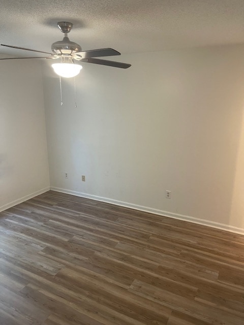 Building Photo - 137 Village Ct