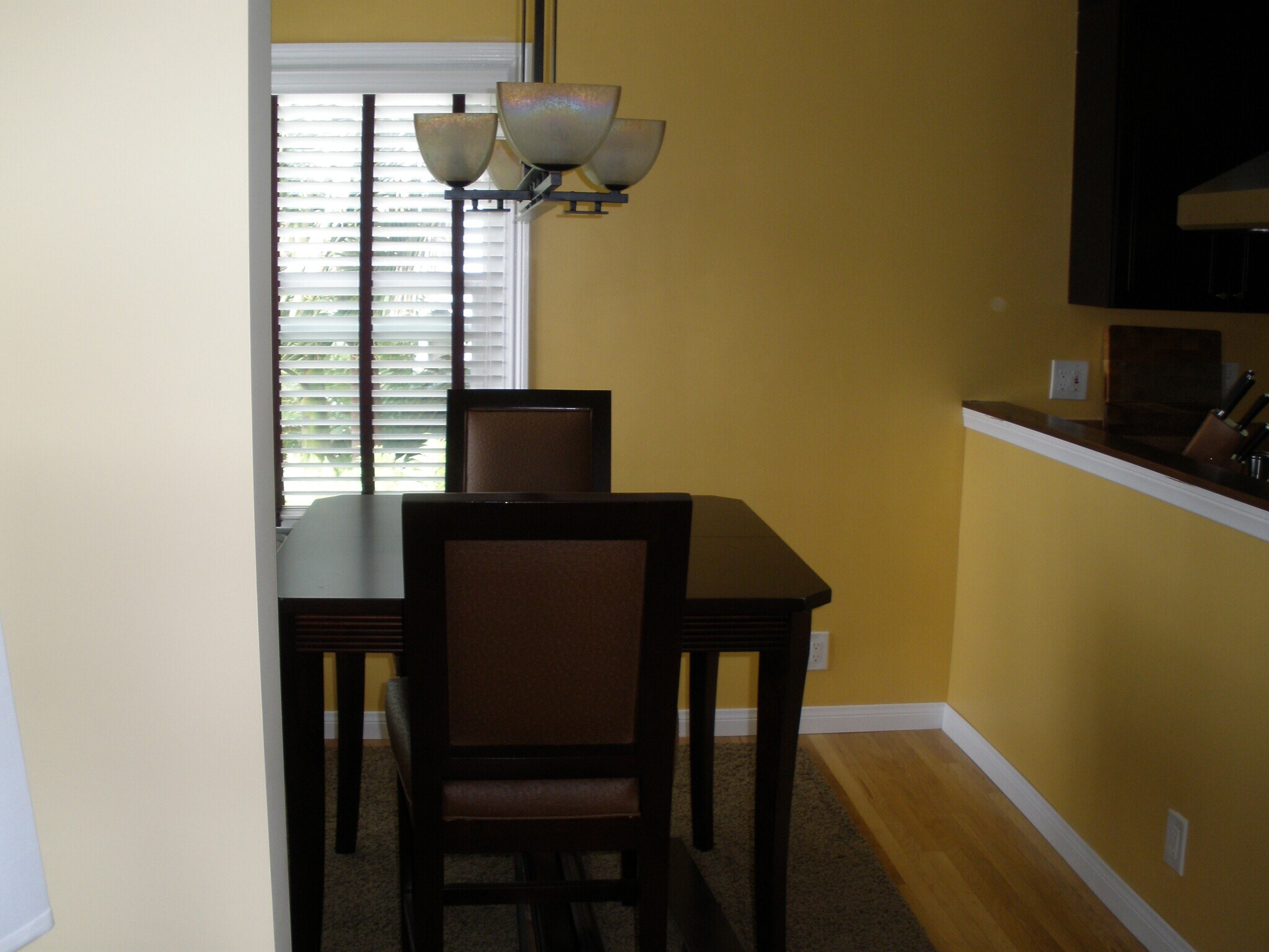 Building Photo - 1334 E 1st St