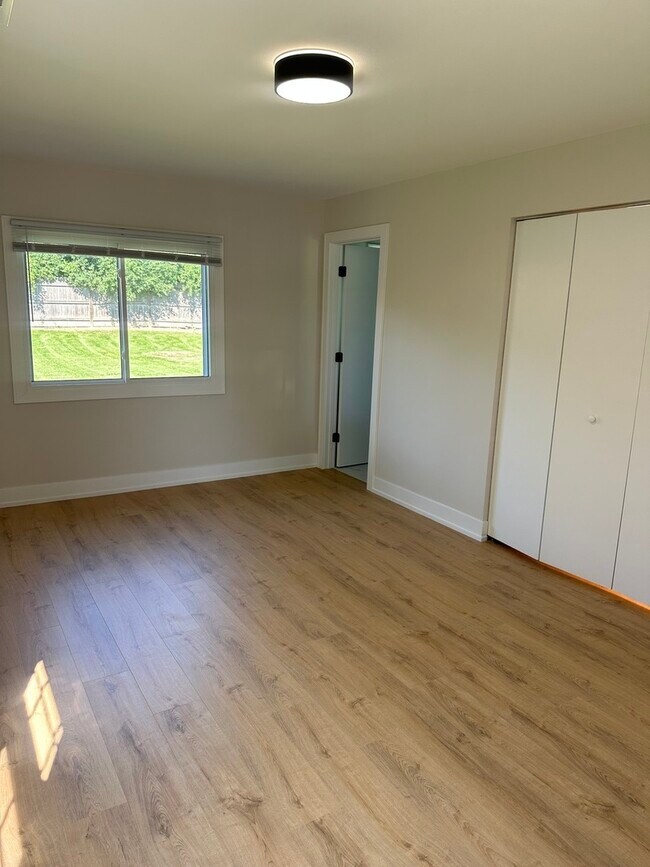 Building Photo - 15018 Huntington Ct