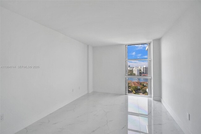 Building Photo - 3625 N Country Club Dr