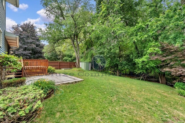 Building Photo - Beautiful Spacious 4 Bedroom Kentwood Home