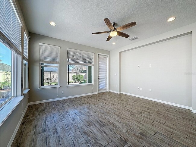 Building Photo - 329 Alcove Dr