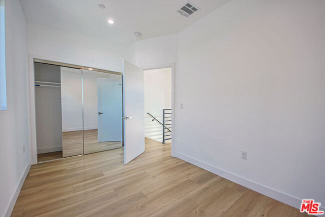 Building Photo - 11443 Hatteras St