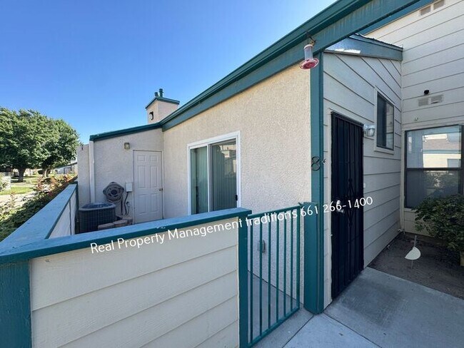 Building Photo - ***FIRST MONTH FREE*** 2 plus 2 condo in l...