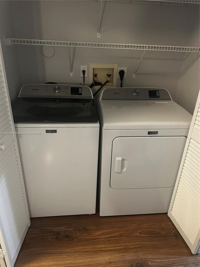 Building Photo - 549 NW 208th Way