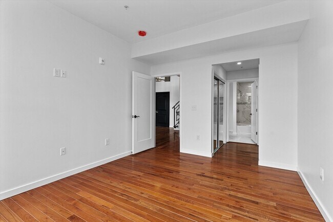 Building Photo - 280 Essex St