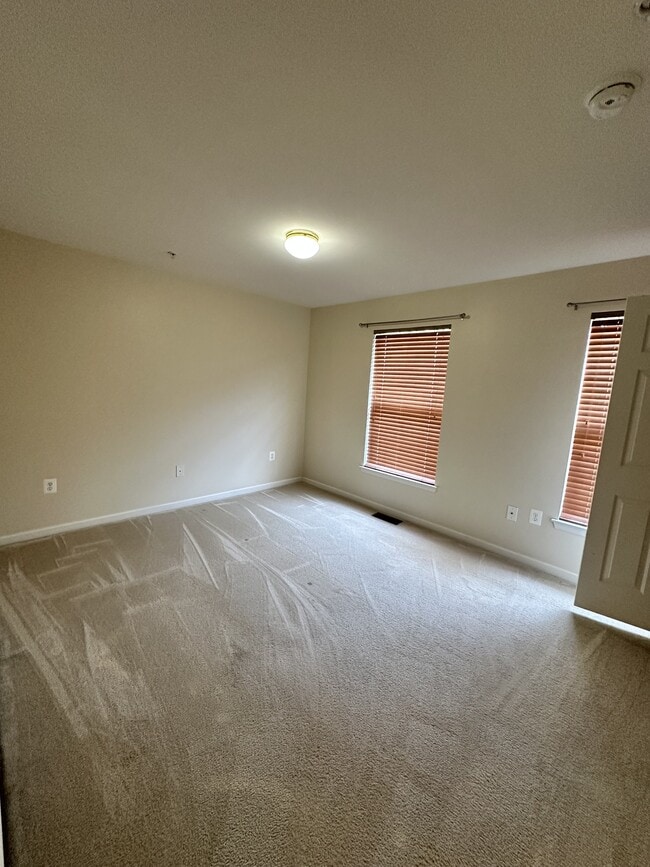 Building Photo - 5302 Talladega Ct