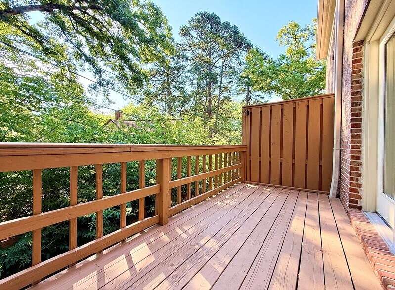 Building Photo - 4013 Heather Ct