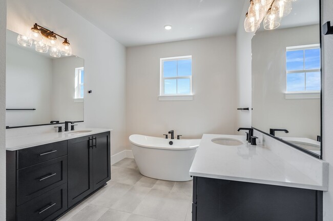 Building Photo - Beautiful New Build 4 Bed, 3 Bath Rental H...