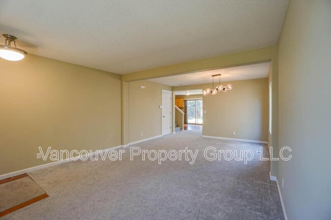 Building Photo - 2217 NE 94th Ct