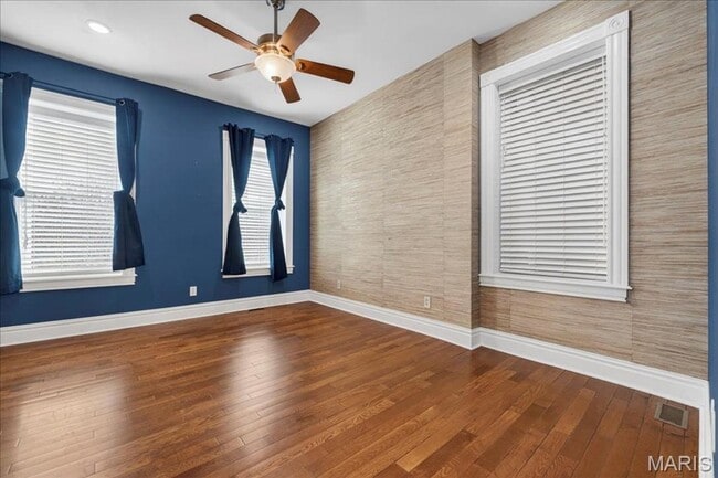 Building Photo - Benton Park home.