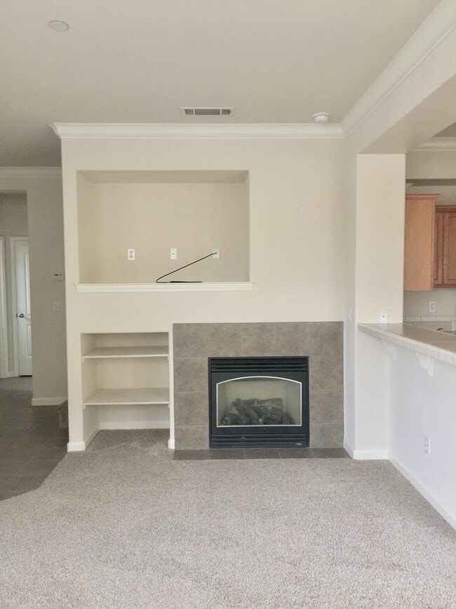 Building Photo - Townhouse in the Villages at Shasta View G...