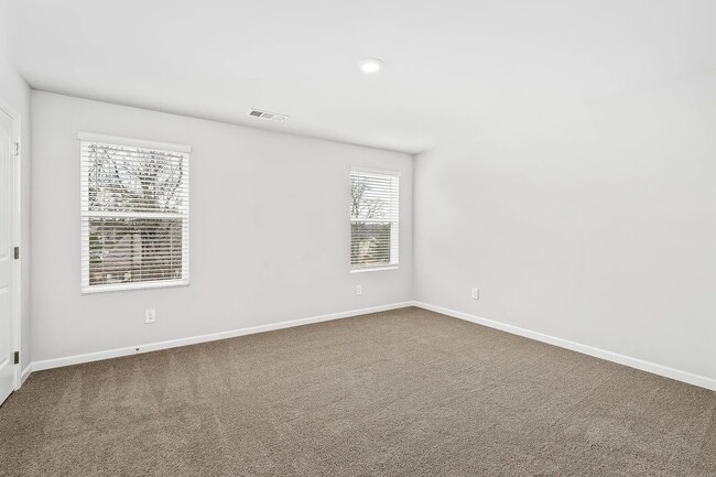 Building Photo - 1024 Keyes Pl