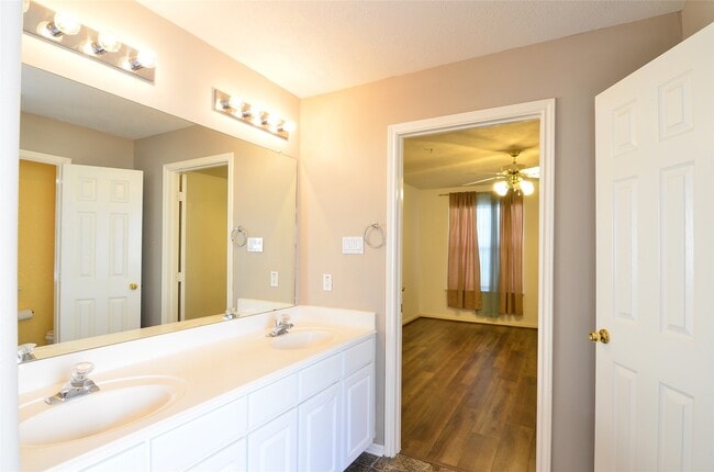 Building Photo - 2710 Grants Lake Blvd