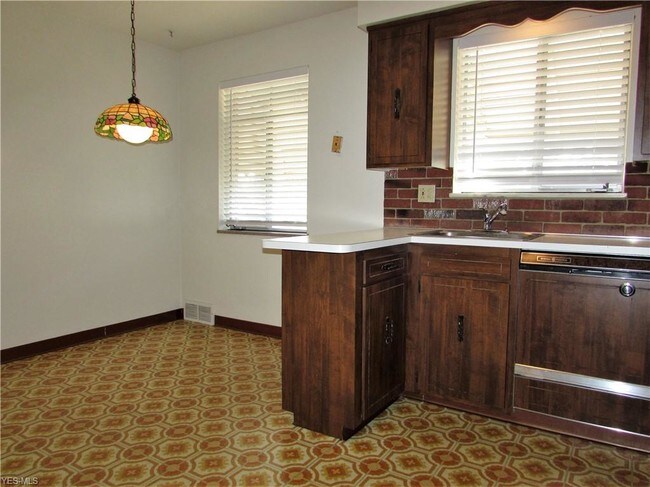 Building Photo - 11509 Lake Ave