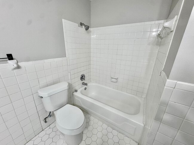 Building Photo - 3786 Tchulahoma Rd