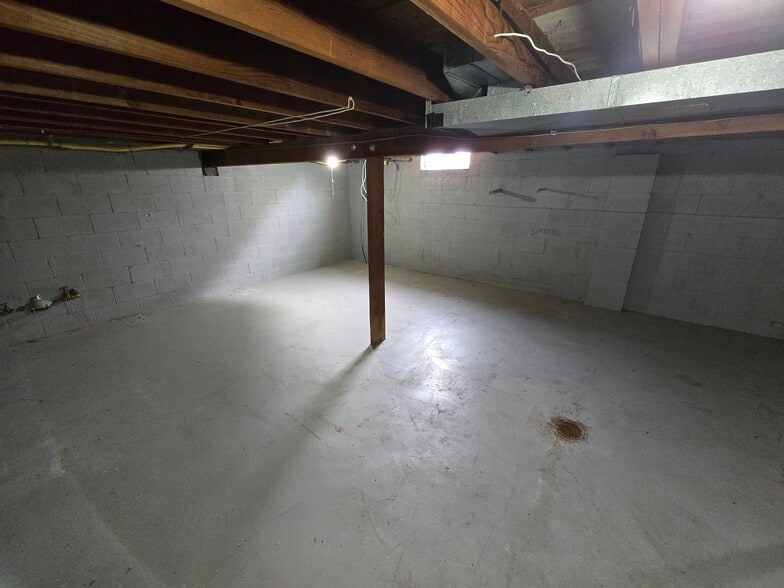 Basement - 8810 Portage Rd