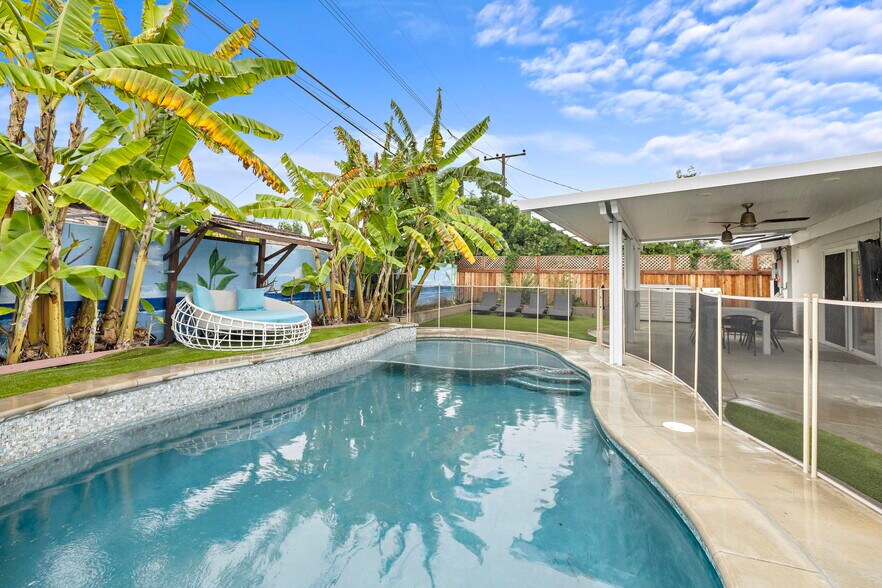 Building Photo - 1581 Baker St