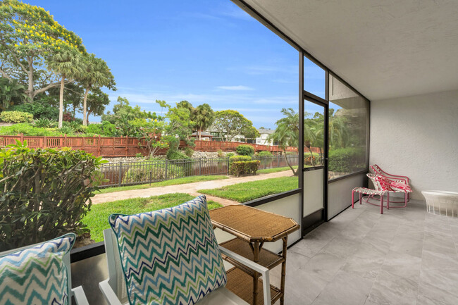 Building Photo - 600 Neapolitan Way