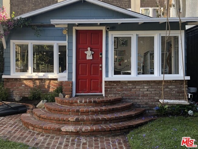 Building Photo - 3419 Strongs Dr