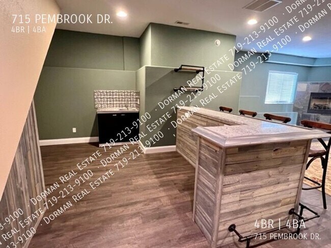 Building Photo - 715 Pembrook Dr
