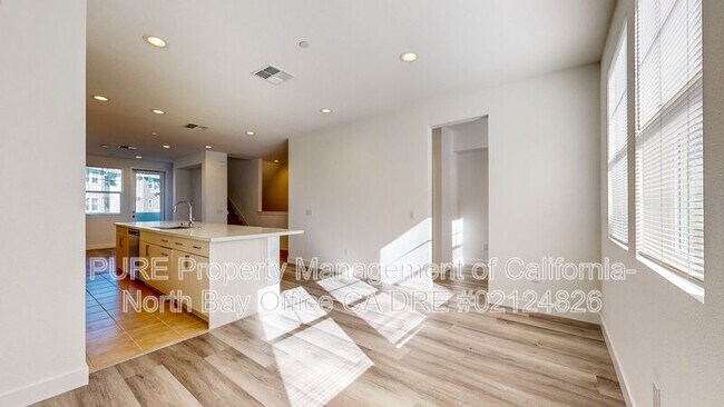 Building Photo - 221 Gambrel Cir