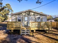 Building Photo - 2 Bedroom 1 Bath Home in Jarvisburg $1950/mo