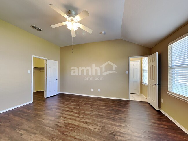 Building Photo - 2036 Hanakoa Falls Dr