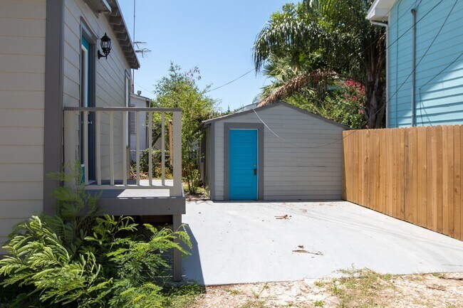 Building Photo - 1911 34th St