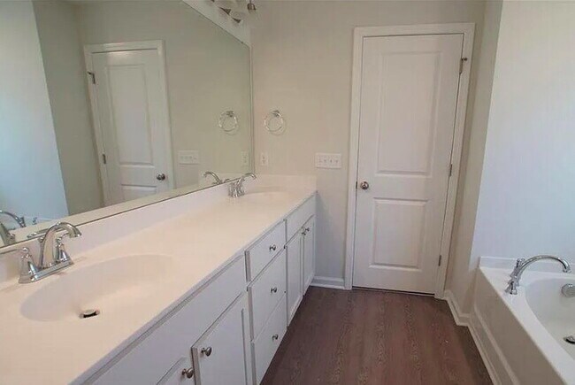 Building Photo - 362 Waybridge Way