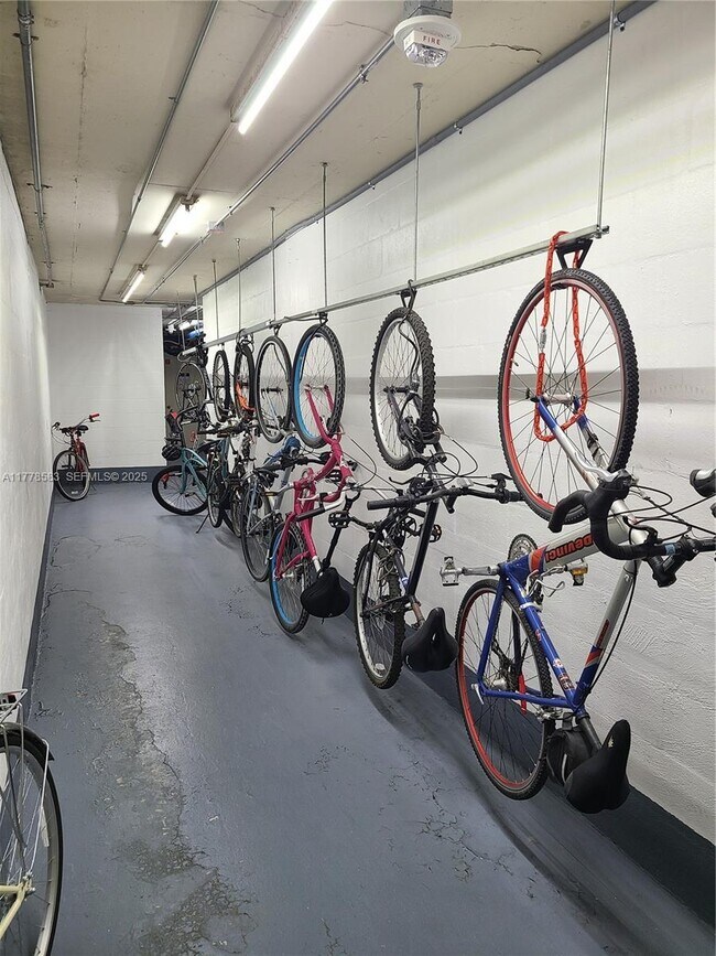 Building Photo - 3180 S Ocean Dr