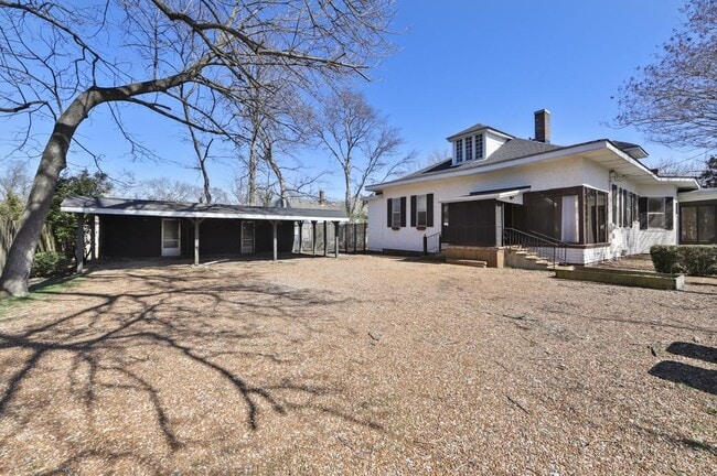 Building Photo - 134 S Hatton