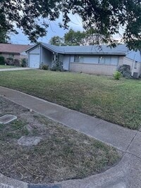 Building Photo - 446 Oriole Cir