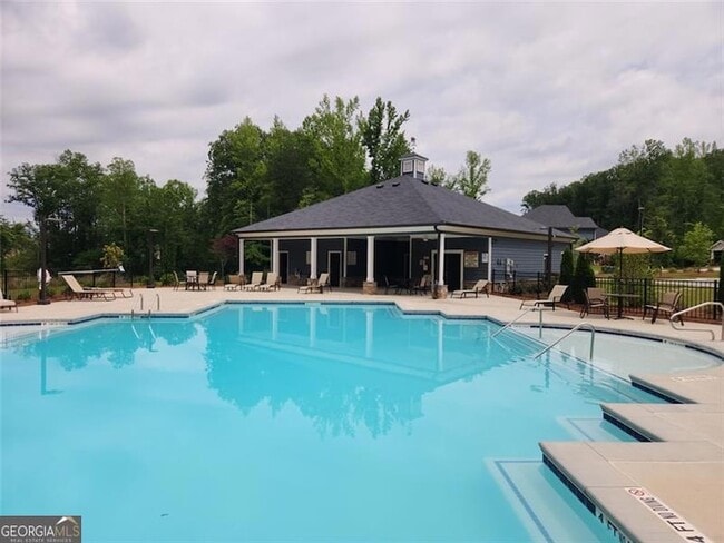 Building Photo - 235 Vly Oak Dr