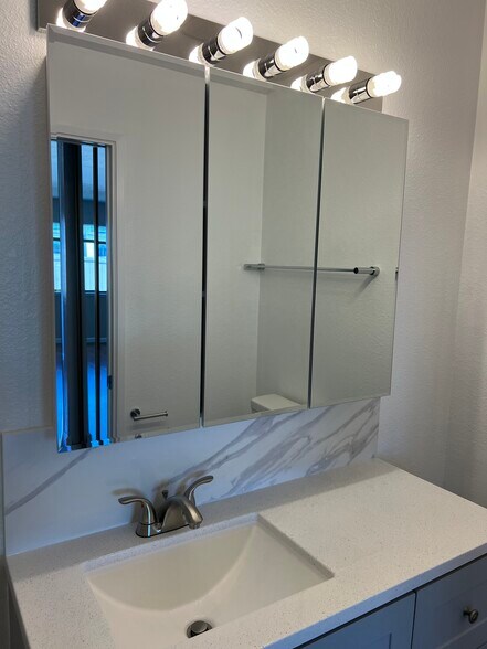 1 bathroom - 306 Dorado Ter