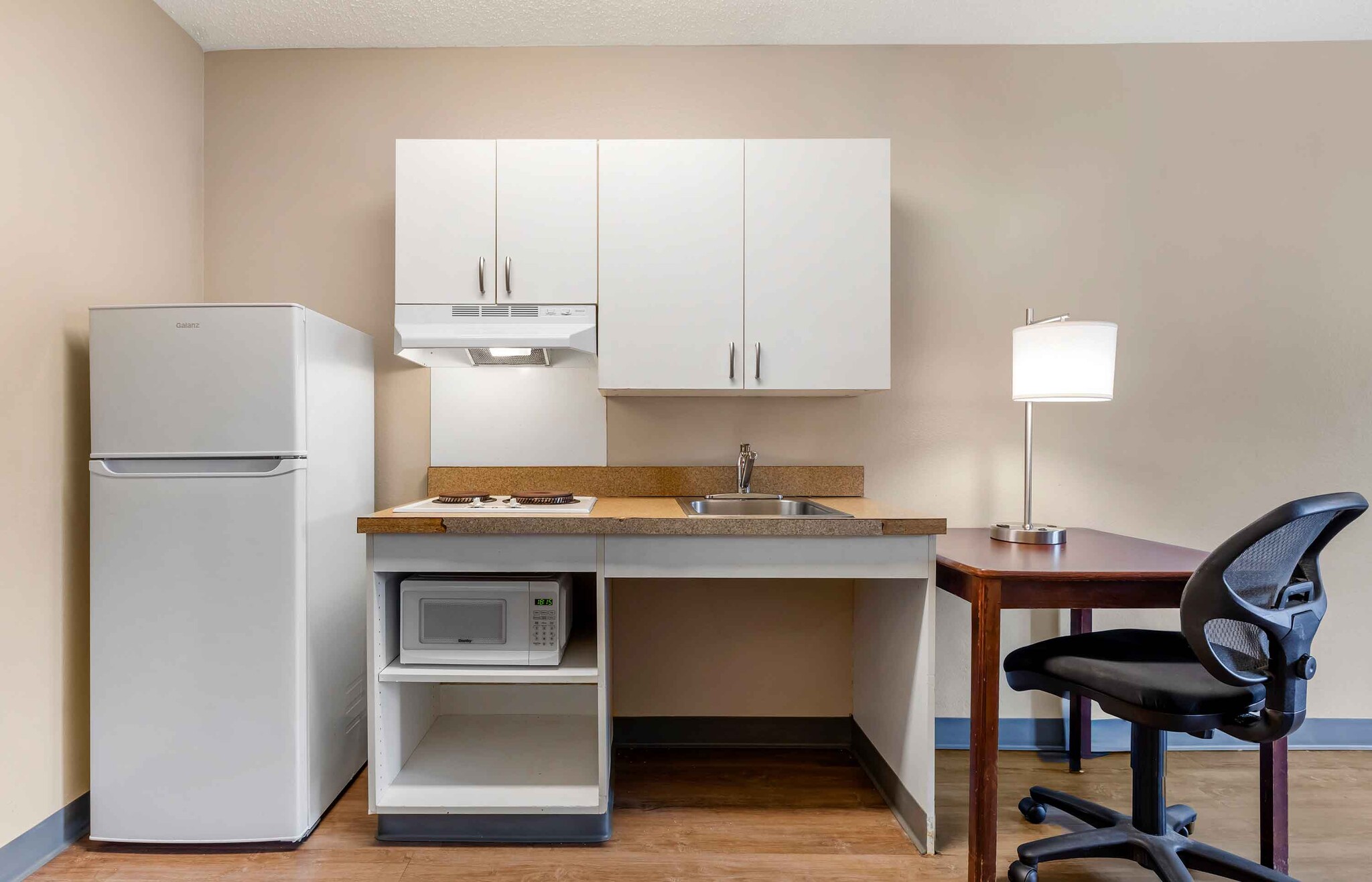 Building Photo - Furnished Studio-Indianapolis - Airport - ...