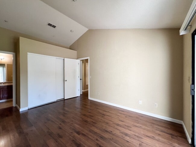 Building Photo - Two Bedroom Napa Condo
