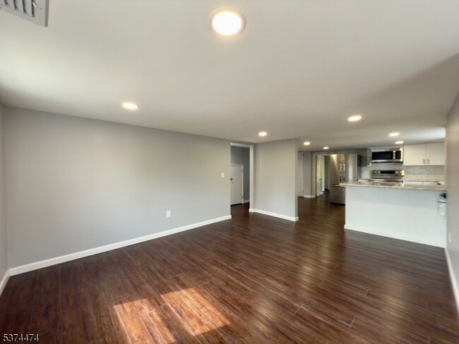Building Photo - 274 US-202