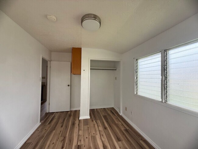 Building Photo - 3 bdrm, 2 bath with a private yard