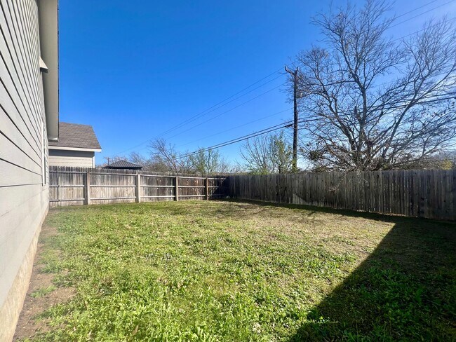 Building Photo - Charming Single-Story Home in Amenity-Rich Community