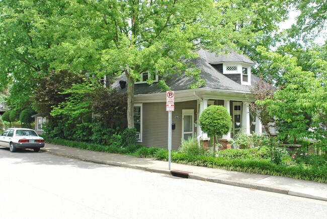 Building Photo - 3106 Wellington Pl