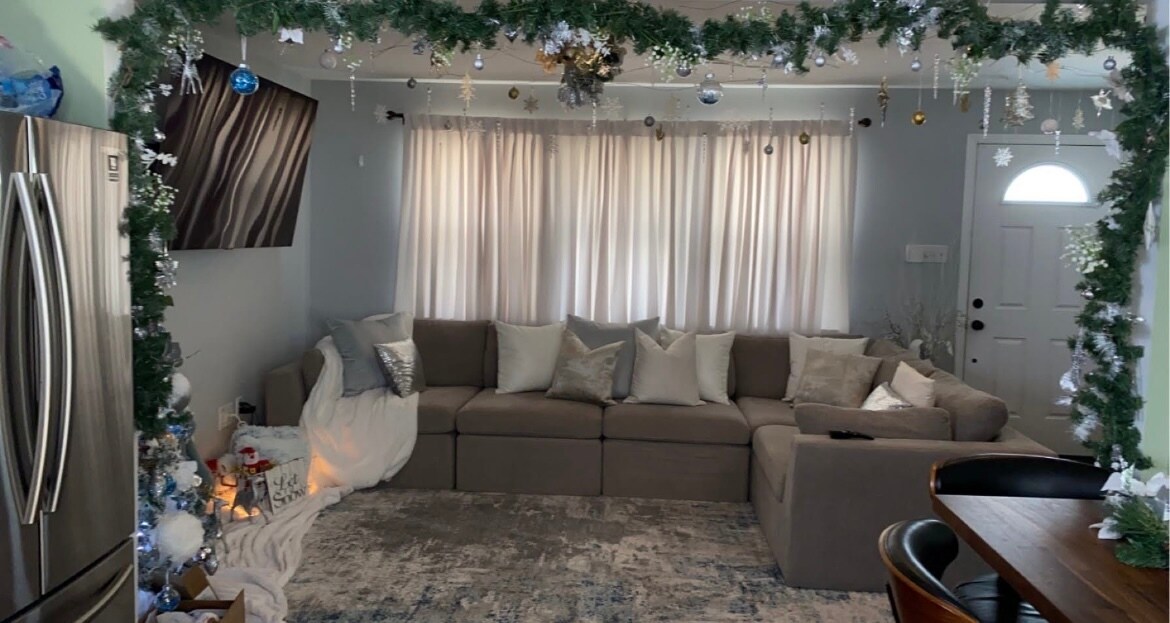 Living area - 540 Airy Ave