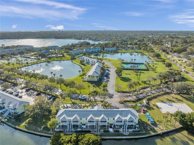 Building Photo - 4728 Beach Dr SE