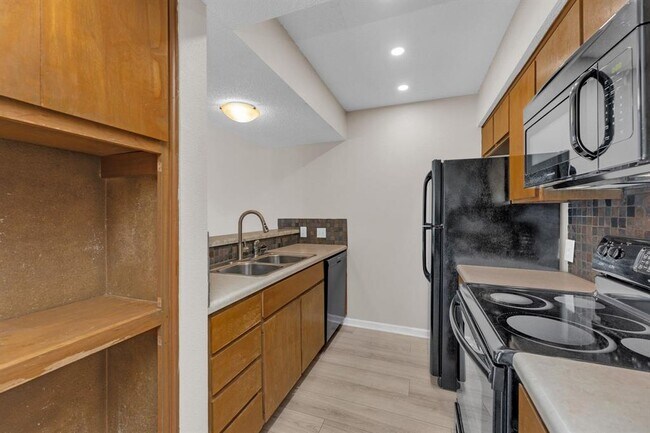 Building Photo - 9226 Jollyville Rd